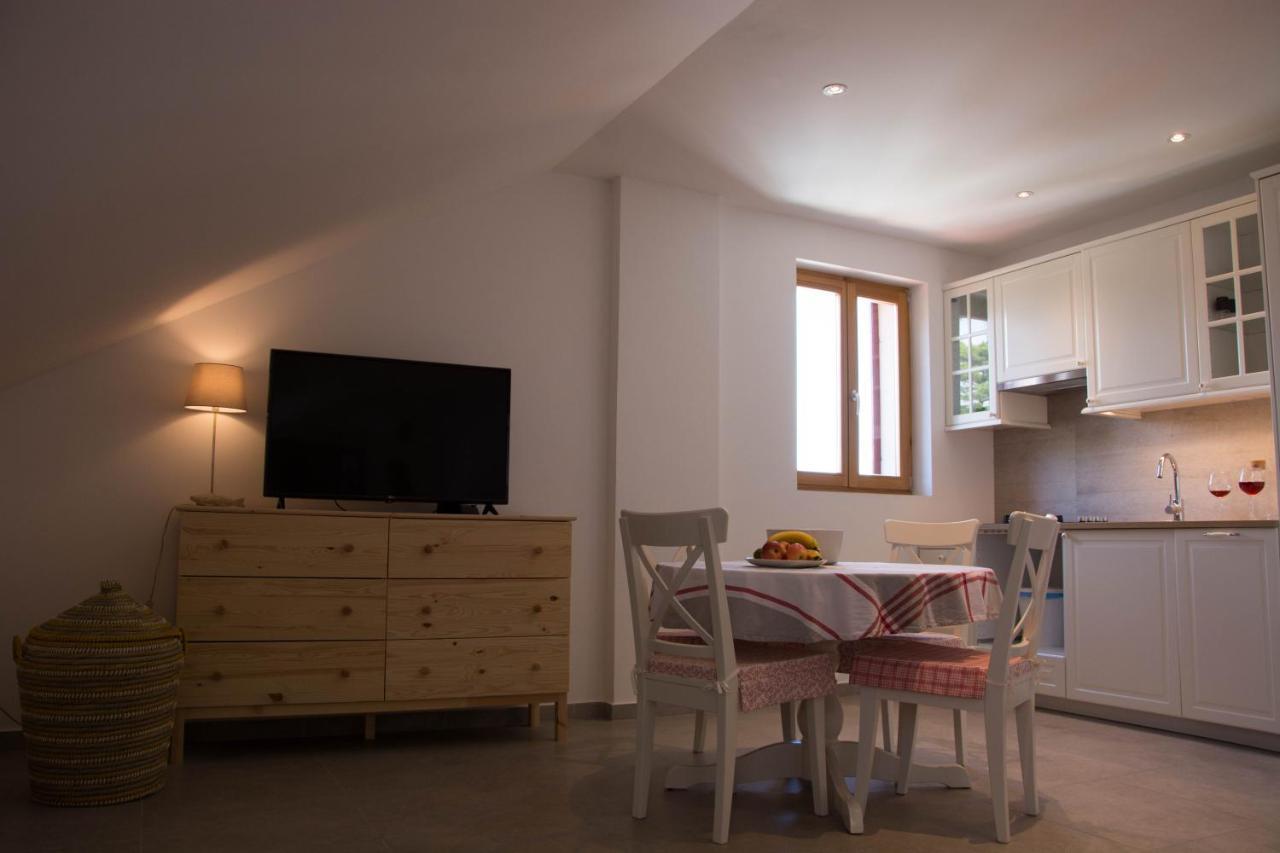 Buga Apartment In Center Of Mali Lošinj Dış mekan fotoğraf
